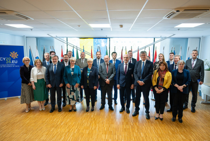 Predsednica se redno udeležuje srečanj z veleposlaniki držav članic EU v Sloveniji.  