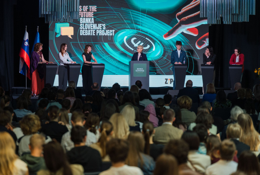 V finalu debatnega turnirja sta se pomerili ekipi Slovenije in Slovaške. 
