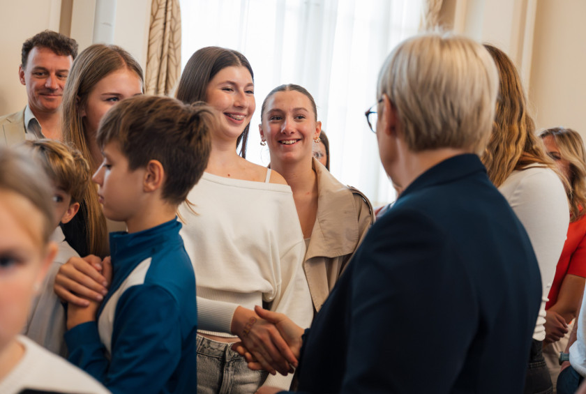 Rokovanje predsednice Pirc Musar z učenko OŠ Jurovski Dol.