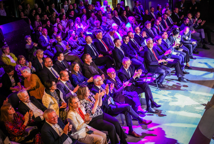 Dogodek ob 80 letnici Geološkega zavoda Slovenije je potekal v ljubljanski Cvetličarni.