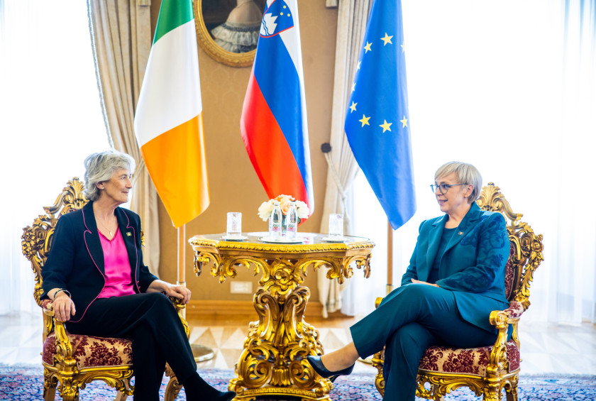 Gre za prvo dvostransko srečanje predsednice Pirc Musar in irske predsednice Connoly.