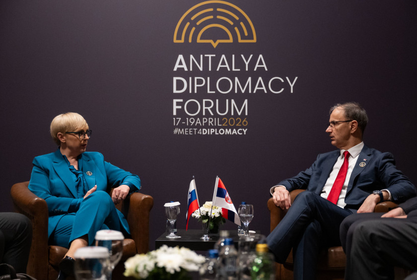 Dvostransko srečanje predsednice Pirc Musar in srbskega predsednika vlade Đura Macuta.