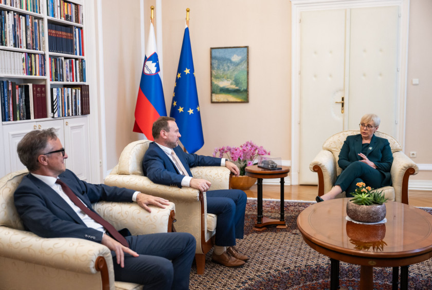 55219327773 9341b45644 k