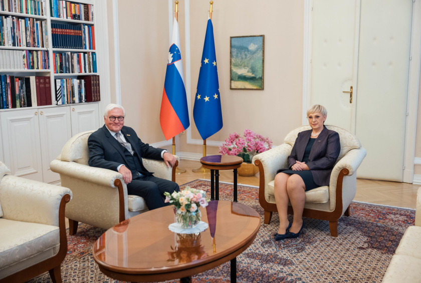 Srečanje na štiri oči predsednice Pirc Musar in nemškega predsednika Steinmeierja v Predsedniški palači. 