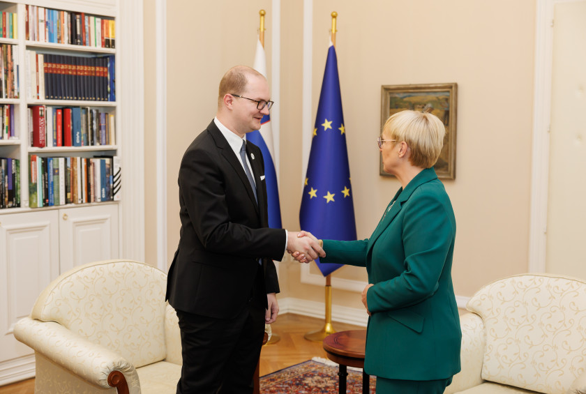 Druzi ju strast do podorcja umetne inteligence