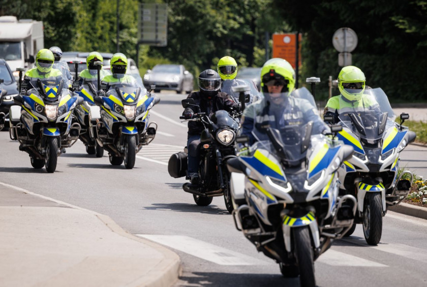 Prihod predsednice republike in policistov na Bled