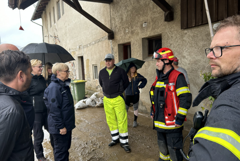 Srecanje z domacini in gasilci v Letusu