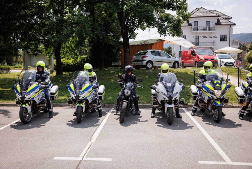 Udelezenci relacijske voznje z motorji