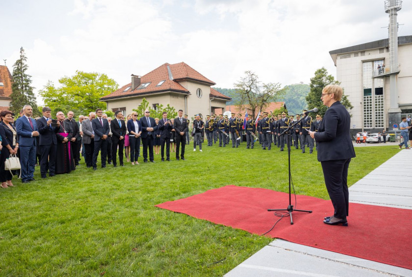 Zbrani na otvoritvi Parka slovenske himne