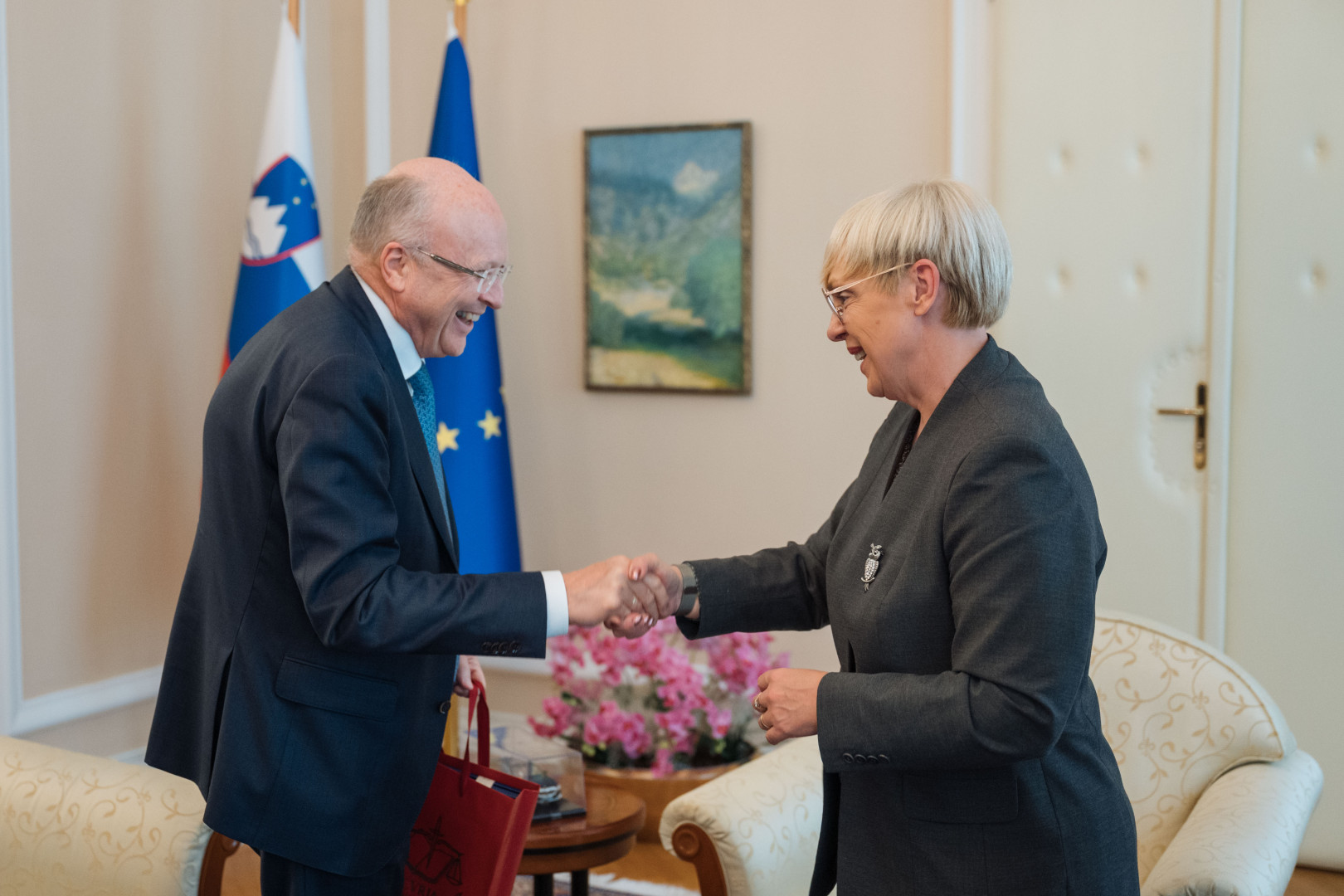 Predsednica republike Nataša Pirc Musar je sprejela predsednika Sodišča Evropske unije Koena Lenaertsa.