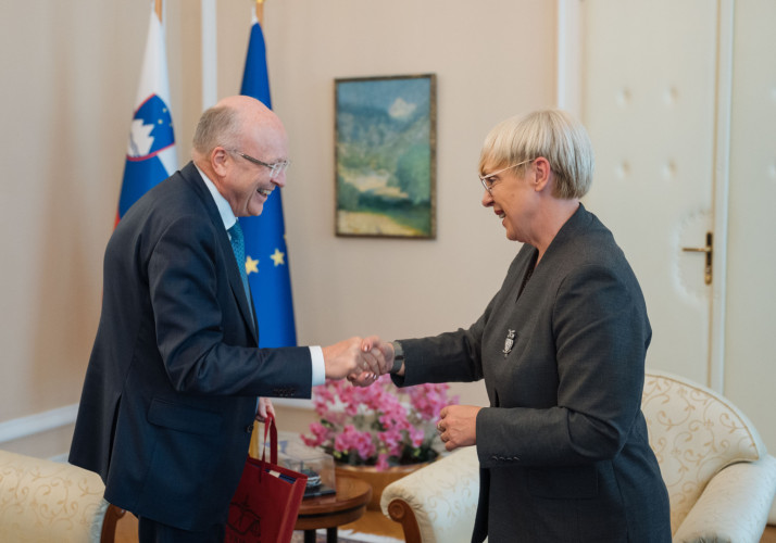 Predsednica republike Nataša Pirc Musar je sprejela predsednika Sodišča Evropske unije Koena Lenaertsa.
