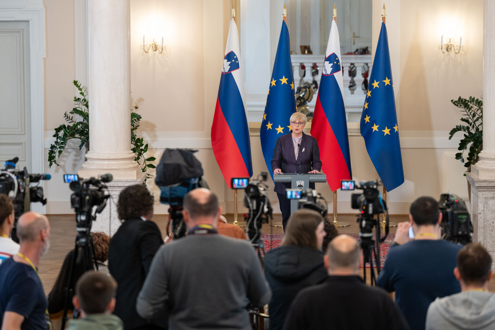 Izjava predsednice po pogovorih s predsedniki novoizvoljenih parlamentarnih strank. 