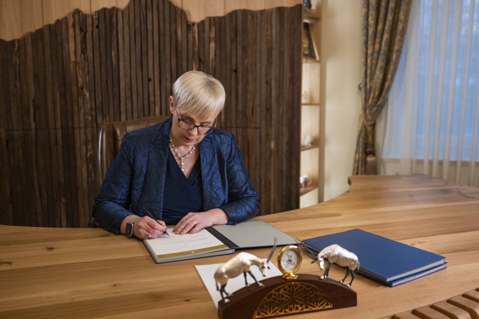 Predsednica republike je objavila javni poziv za zbiranje predlogov možnih kandidatov za viceguvernerja Banke Slovenije. 