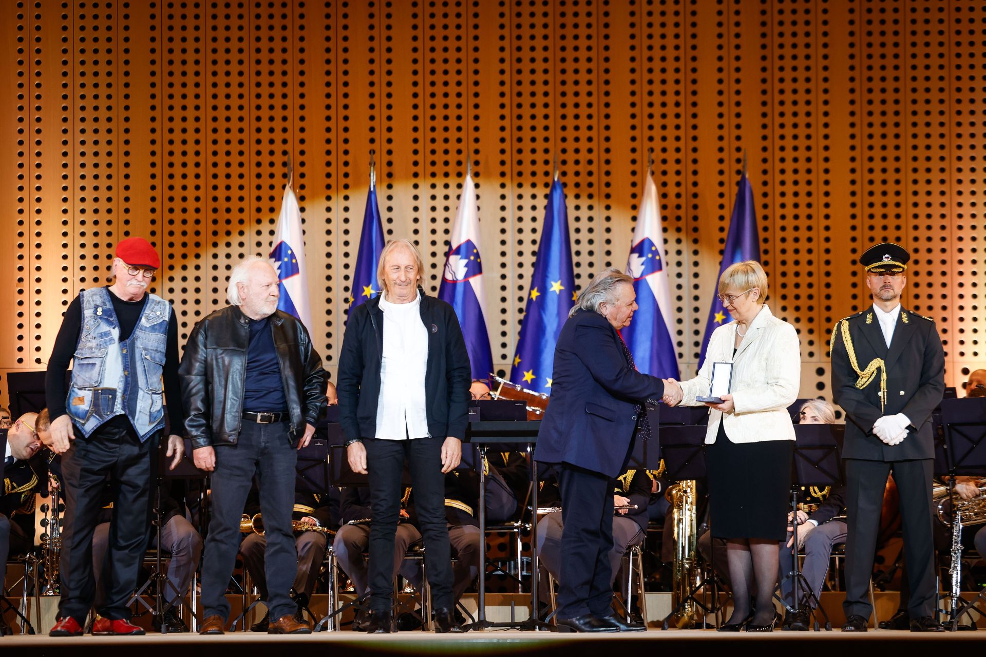 Kameleoni PodelitevOdlikovanja szj