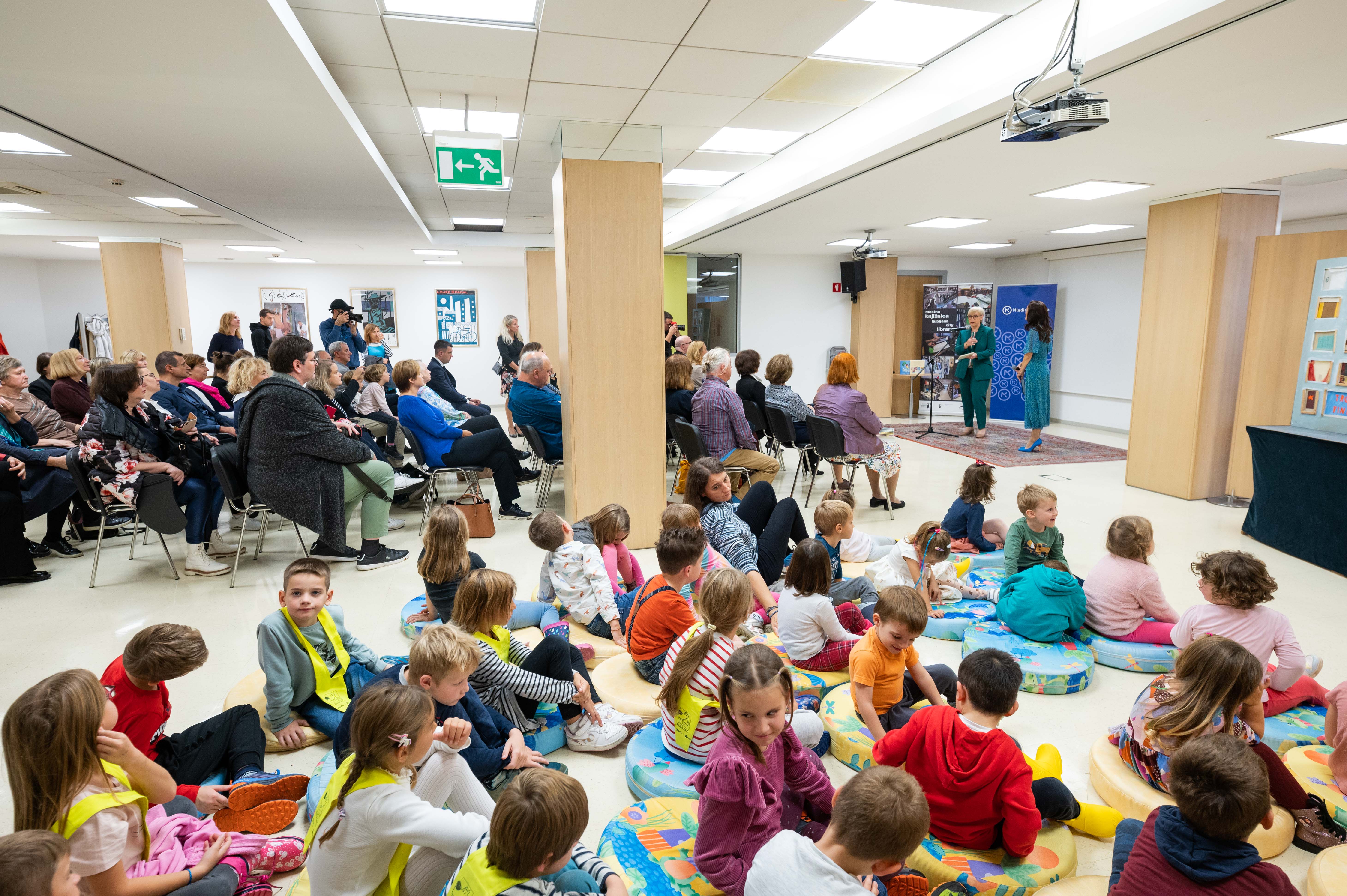 Knjizna zbirka Cebelica praznuje 70 let