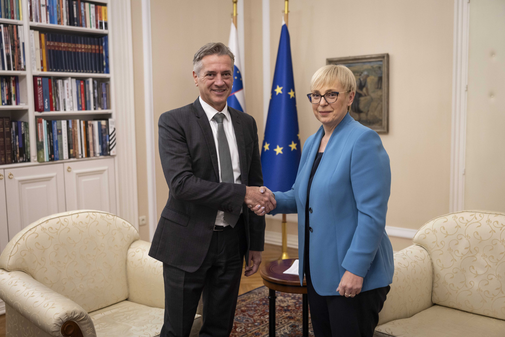 Predsednica republike in predsednik vlade sta se sestala na delovnem srečanju.