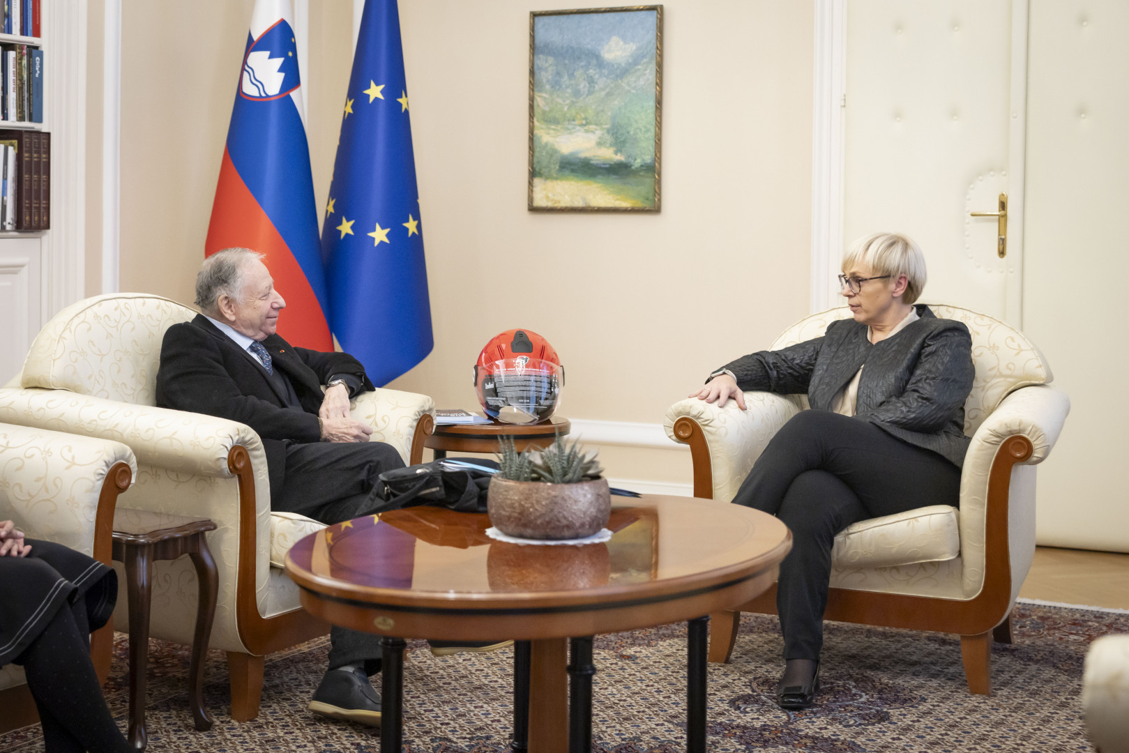 Predsednica republike Nataša Pirc Musar je sprejela posebnega odposlanca generalnega sekretarja Združenih narodov za varnost v cestnem prometu Jeana Todta.