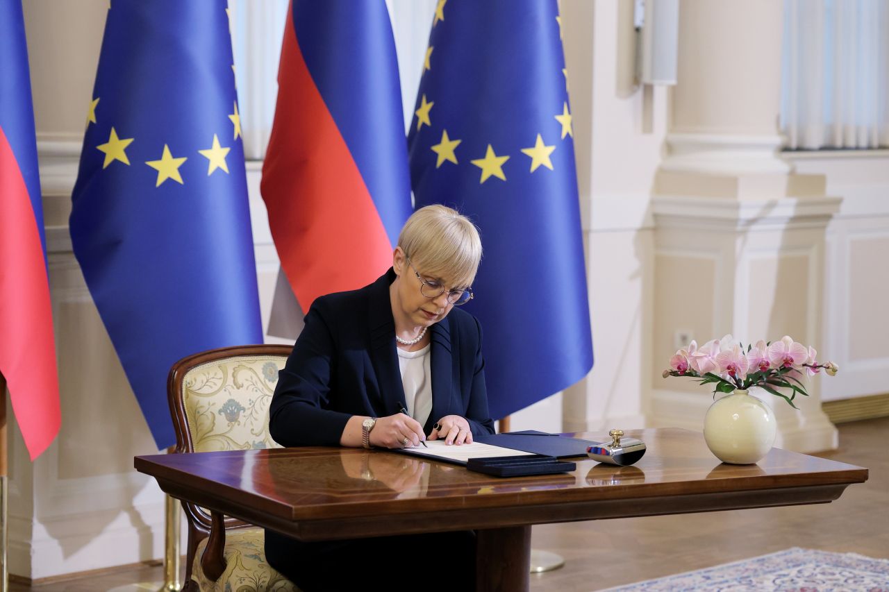 Podpis odloka o razpisu EU volitev