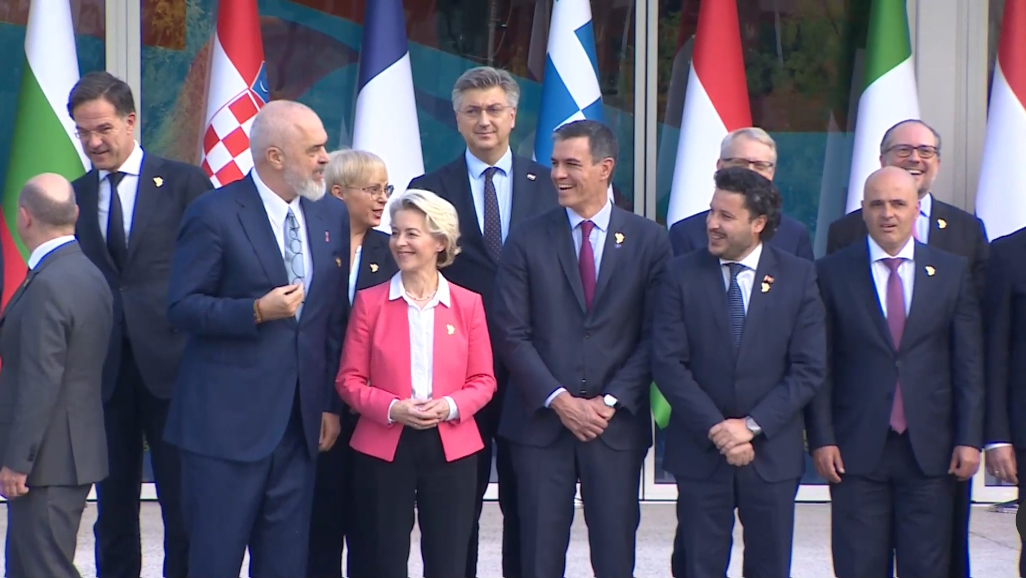 Vrha Berlinskega procesa so se udelezili voditelji drzav EU in Zahodnega Balkana