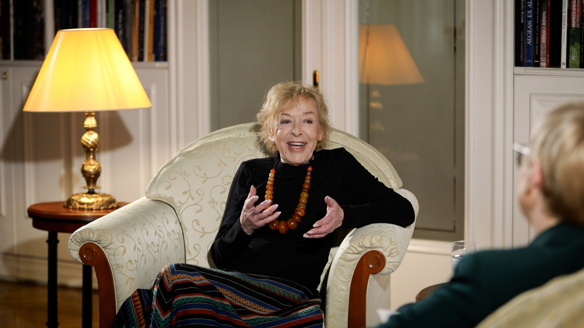 Gostja 15. epizode podkasta Moč besede je igralka Milena Zupančič.