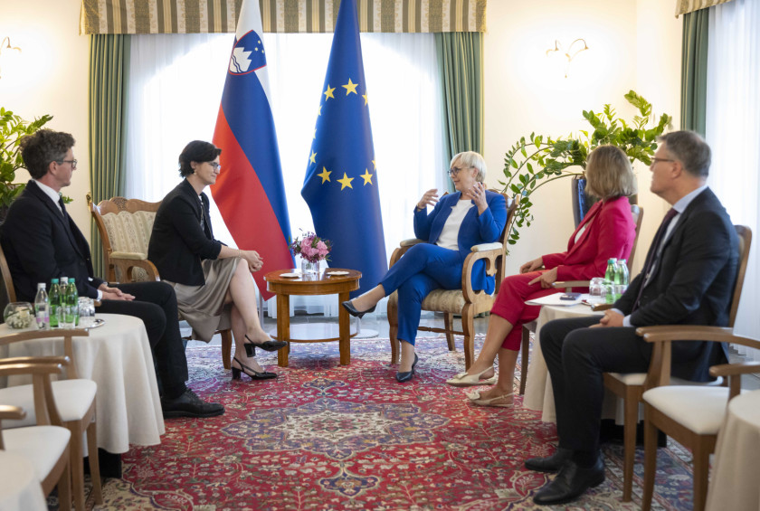 Dvostransko srečanje s predstavnikoma TikTok Europe.