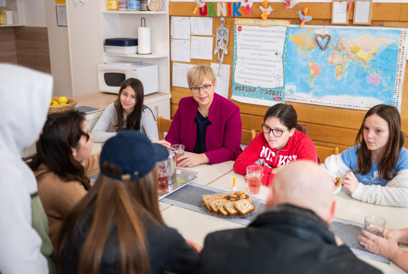 Predsednica Republike Slovenije Nataša Pirc Musar je danes dopoldan obiskala Mladinski dom Malči Beličeve
