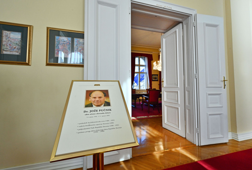 Po dr. Jožetu Pučniku je od leta 2015 poimenovana ena od dvoran v Predsedniški palači.