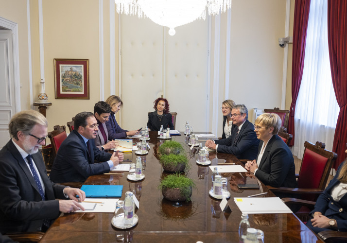 Pogovor med predsednico republike in španskih zunanjim ministrom