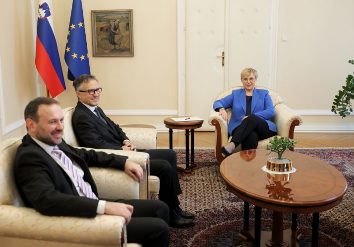 PoslancaNarodnihSkupnosti szj