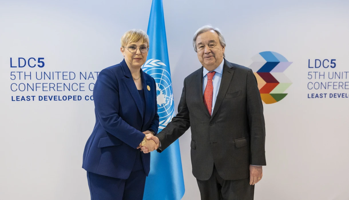 Predsednica Pirc Musar se je v Dohi srečala z generalnim sekretarjem OZN Antóniom Guterresem