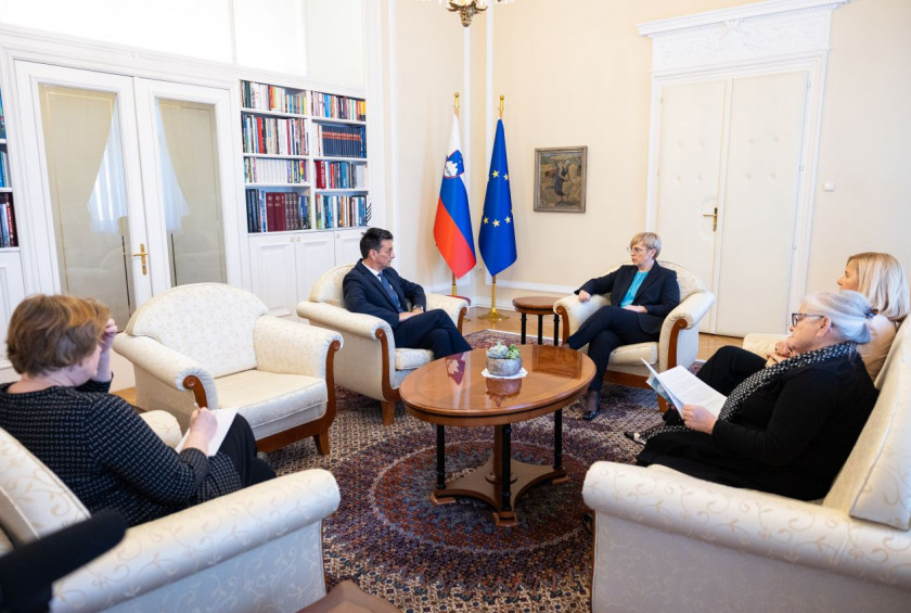 Varuh človekovih pravic je predsednici predstavil Posebno poročilo  o dostopnosti centrov za socialno delo za gibalno in senzorno ovirane invalide