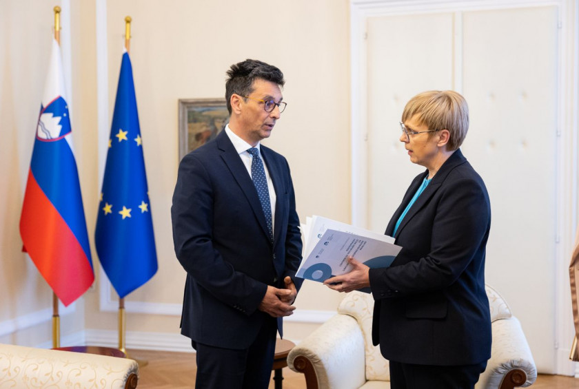 Varuh človekovih pravic je predsednici predstavil Posebno poročilo  o dostopnosti centrov za socialno delo za gibalno in senzorno ovirane invalide