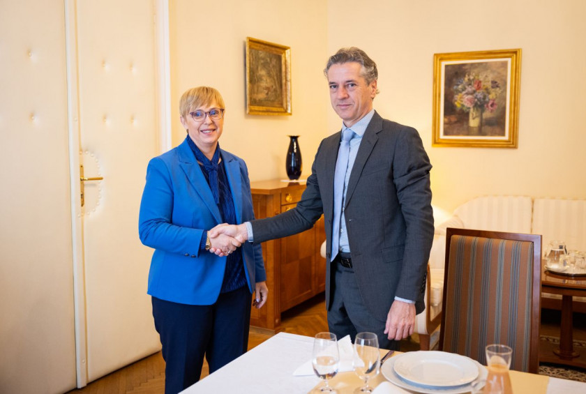 Redno delovno srečanje s predsednikom vlade dr. Golobom