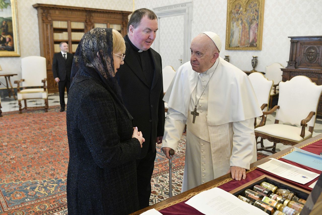 Pogovor predsednice Pirc Musar in papeža Frančiška