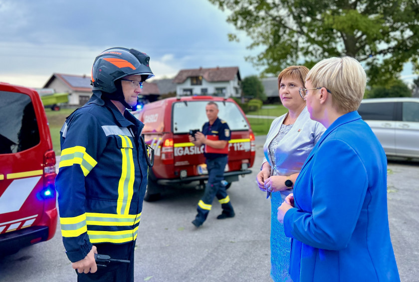 Ogled posledic po neurjih s točo v Občini Metlika
