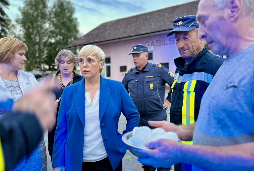 Ogled posledic po neurjih s točo v Občini Metlika