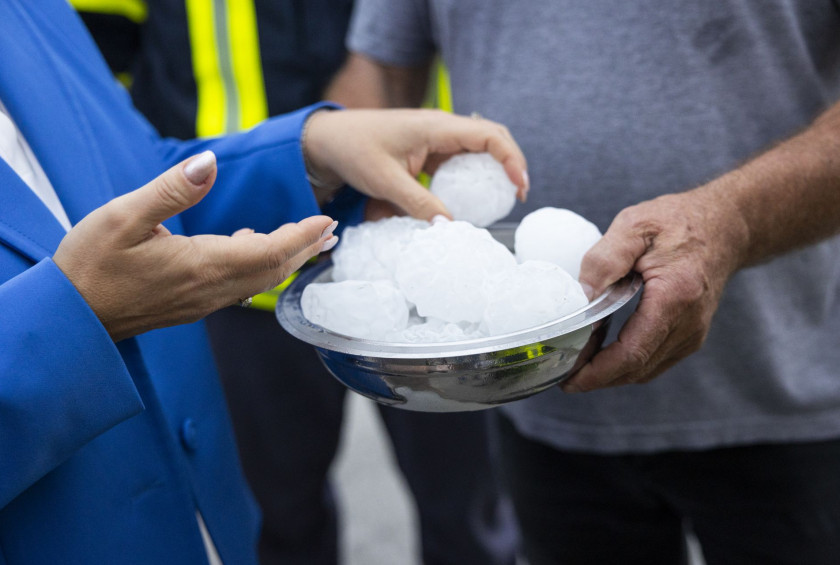 Ogled posledic po neurjih s točo v Občini Metlika