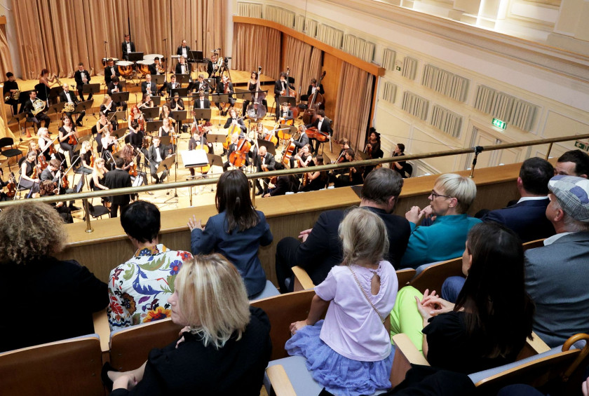 10 let Mednarodnega orkestra Ljubljana