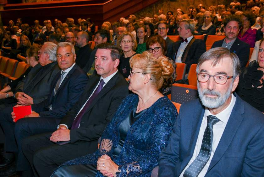 Dr. Aleš Musar se je v imenu predsednice republike udeležil svečane akademije ob 160-letnici III. gimnazije Maribor.
