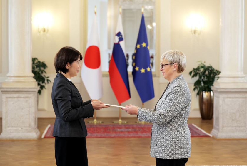 Novoimenovana izredna in pooblaščena veleposlanica Japonske Akiko Yoshida je predsednici Republike Slovenije predala poverilno pismo.