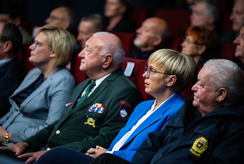 Premiera dokumentarnega filma Vojna brez sovraštva.