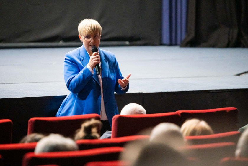 Premiera dokumentarnega filma Vojna brez sovraštva.