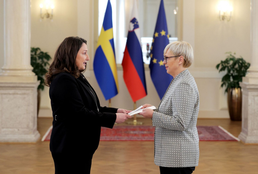 Novoimenovana izredna in pooblaščena veleposlanica Kraljevine Švedske Diana Madunic je predsednici Republike Slovenije predala poverilno pismo.