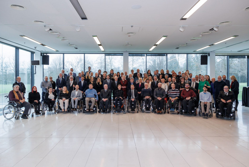 Slovesnost v počastitev mednarodnega dneva invalidov.