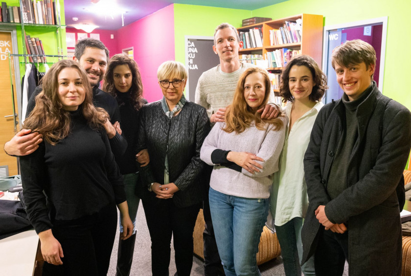 Predsednica republike in soprog sta si ogledala predstavo Dnevnik Ane Frank.