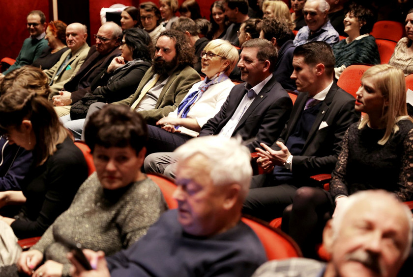 Predsednica Republike Slovenije na premieri predstave Harun in morje zgodb.