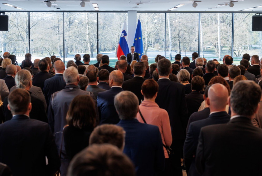 Predsednica republike se je udeležila sprejema, ki ga je priredil predsednik vlade za organizacije, ki so sodelovale pri odpravi posledic poplav.