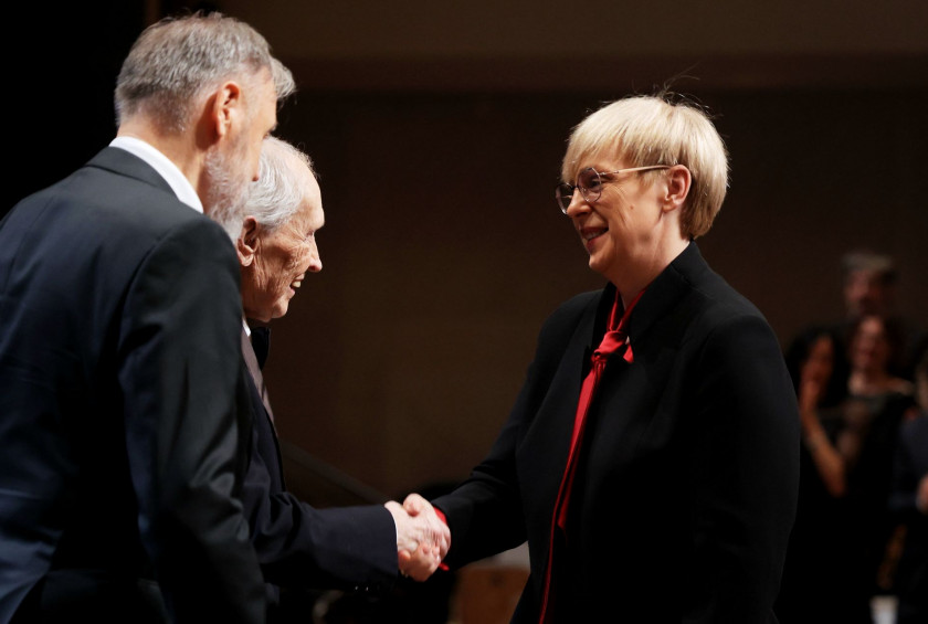 Državna proslava ob slovenskem kulturnem prazniku s podelitvijo Prešernovih nagrad in nagrad Prešernovega sklada.