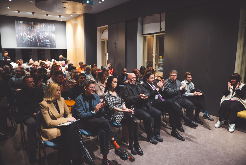 Večer resničnih zgodb o življenju v Anhovem.