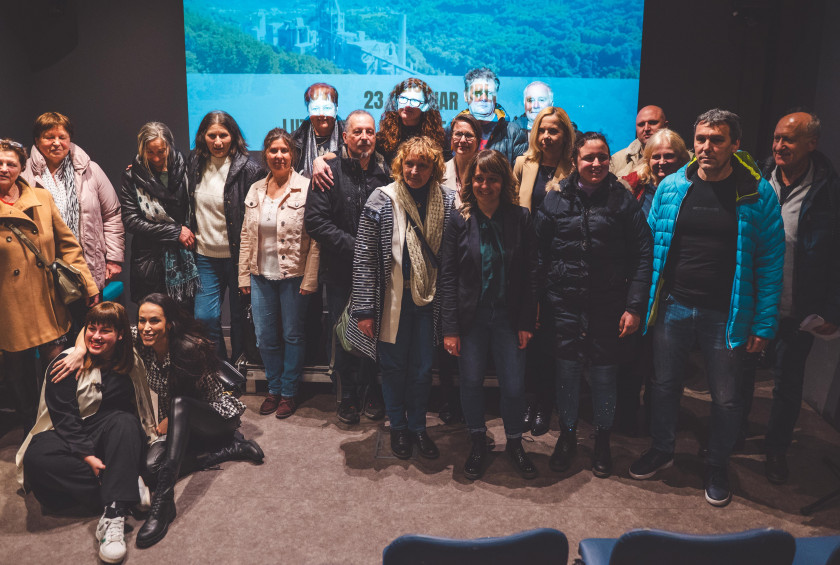 Večer resničnih zgodb o življenju v Anhovem.